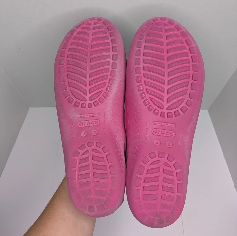 Crocs Pink Sandal Water Shoe Size Flats 6Y Youth